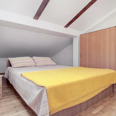 Apartament Danica